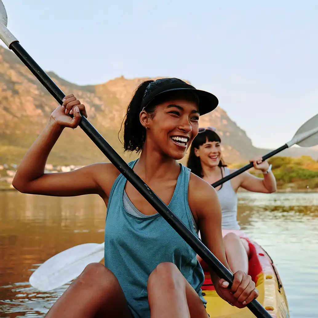 Mujeres en kayak