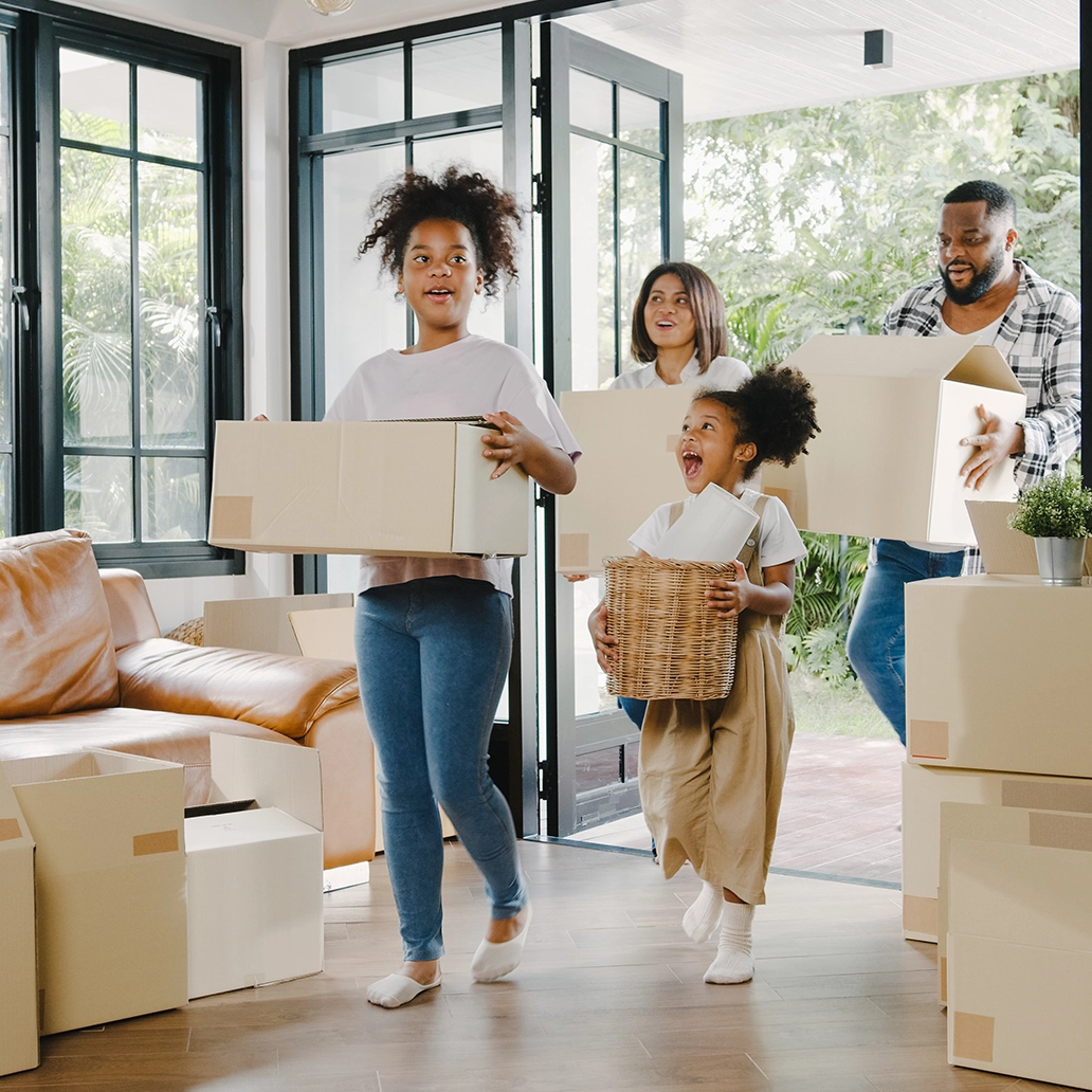 Familia en nuevo hogar
